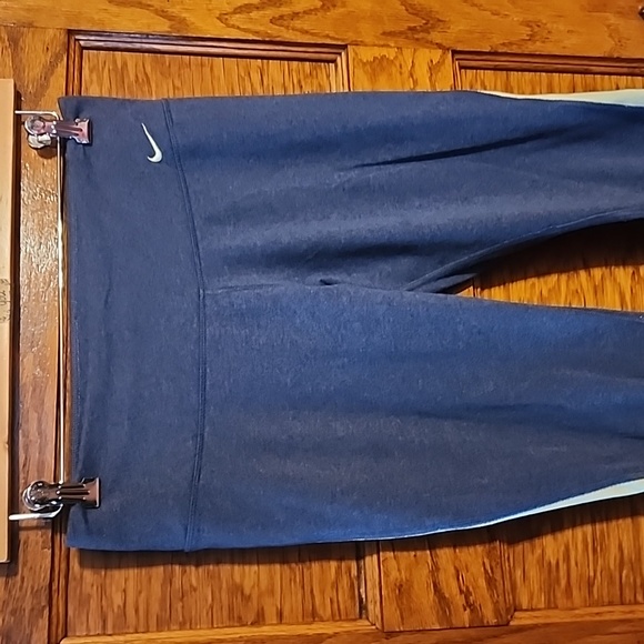 Nike Capri - Picture 2 of 7